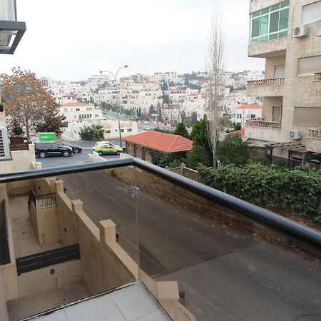 Dair Ghbar Apartment Amman Rum bild
