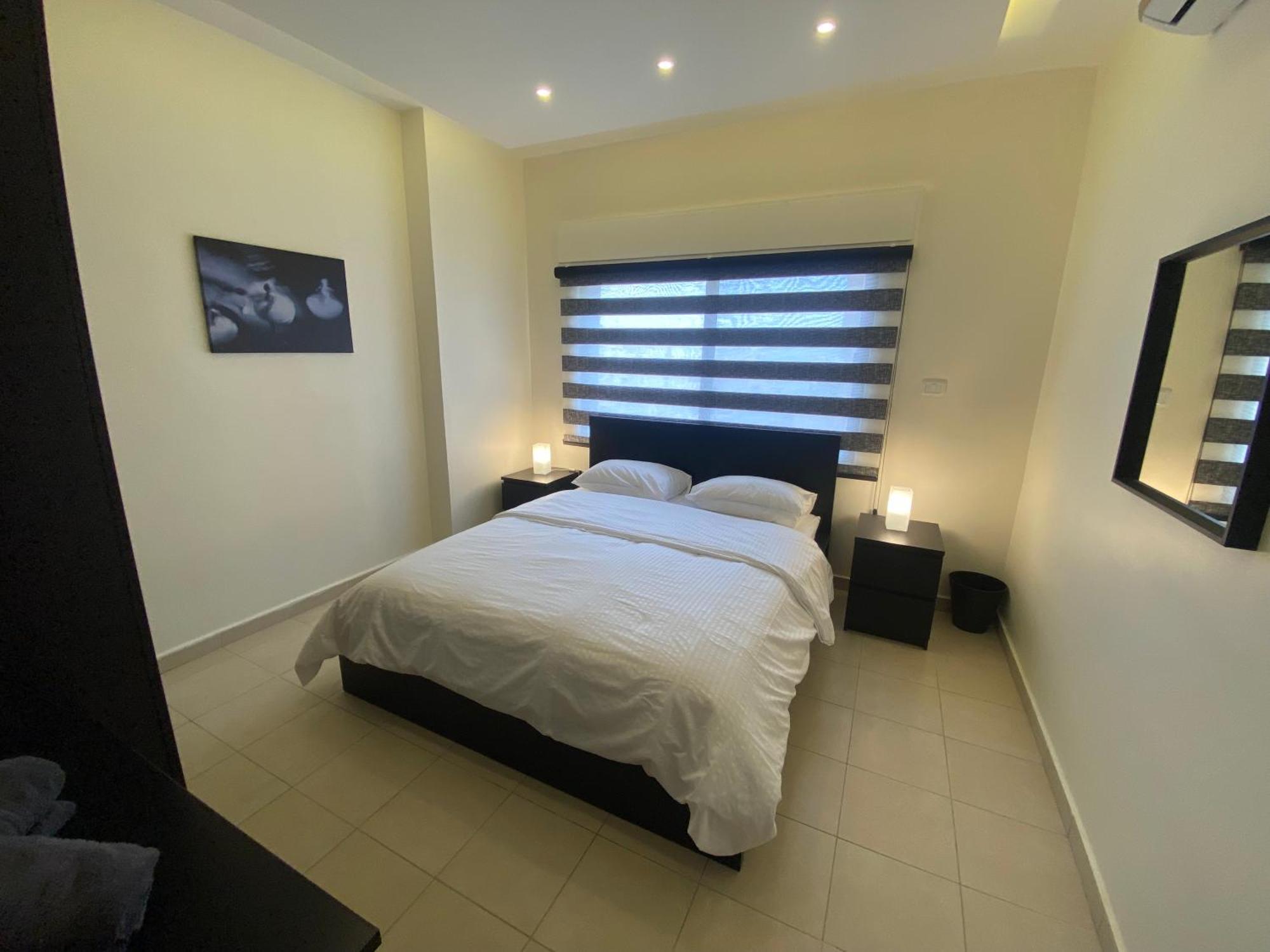 Dair Ghbar Apartment Amman Rum bild