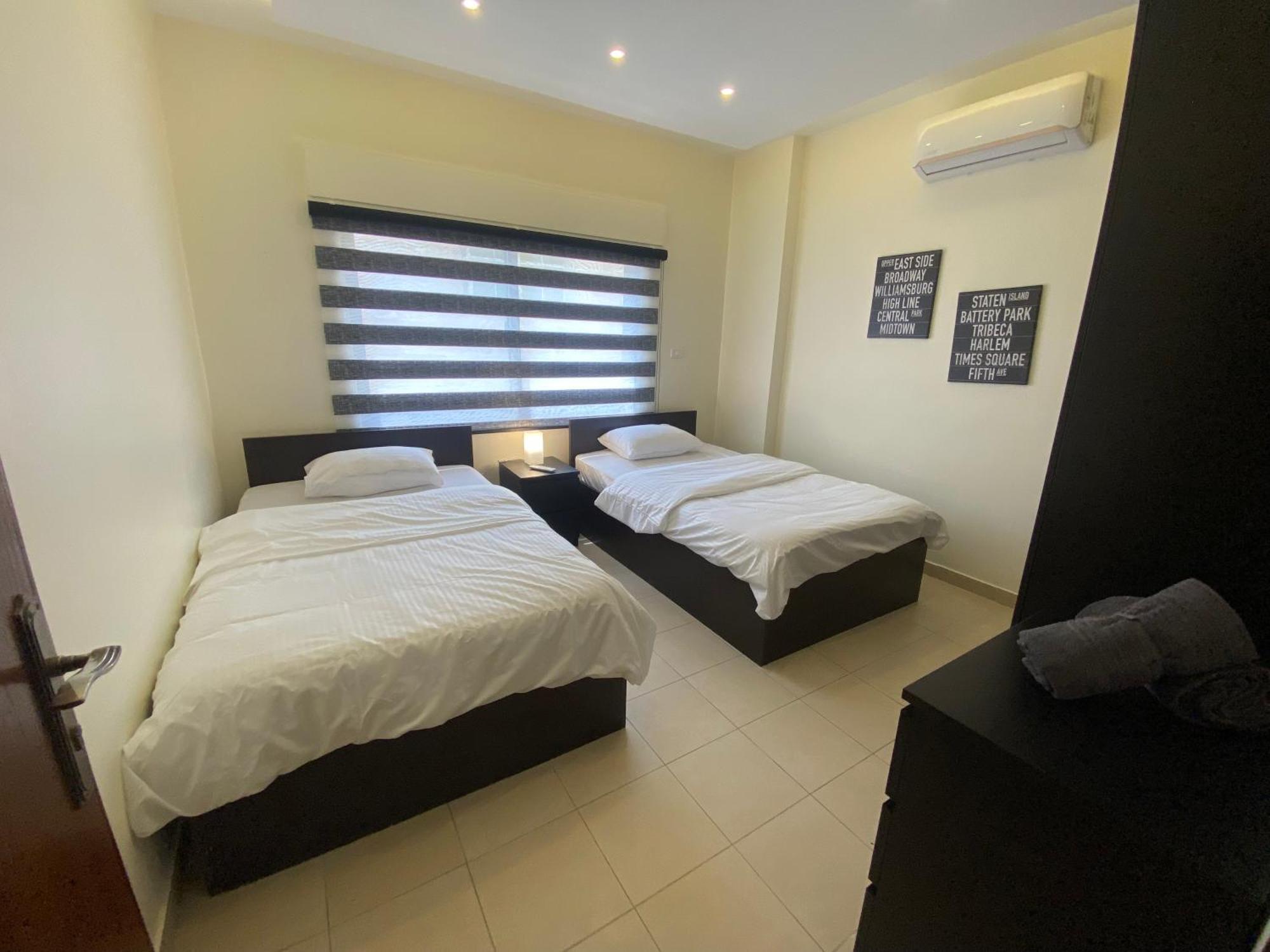 Dair Ghbar Apartment Amman Rum bild