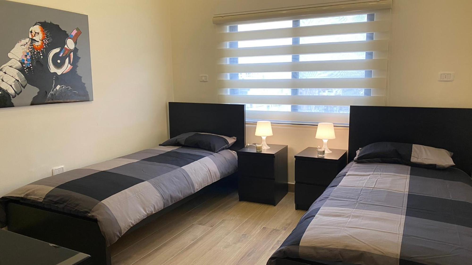 Dair Ghbar Apartment Amman Rum bild