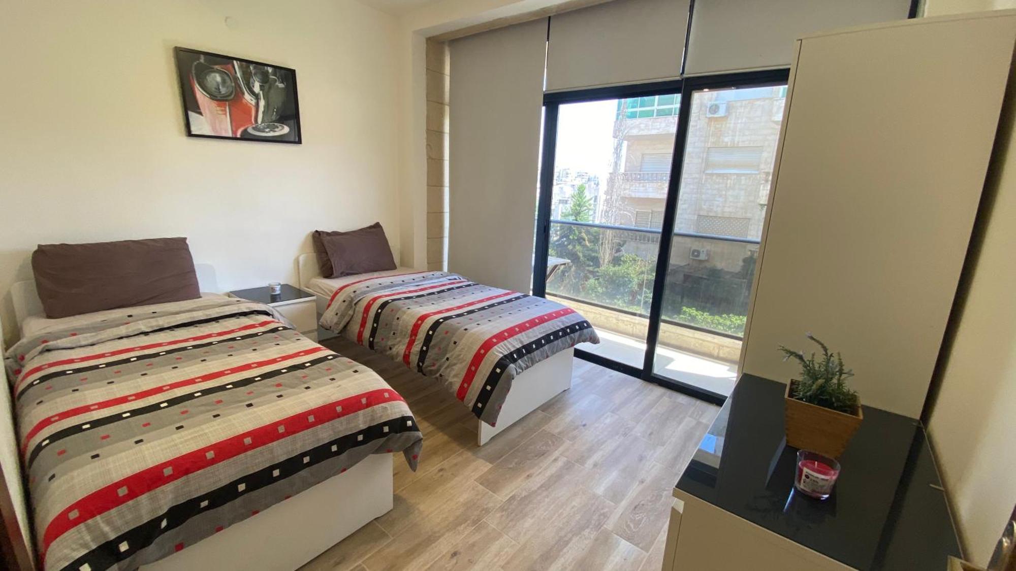 Dair Ghbar Apartment Amman Rum bild