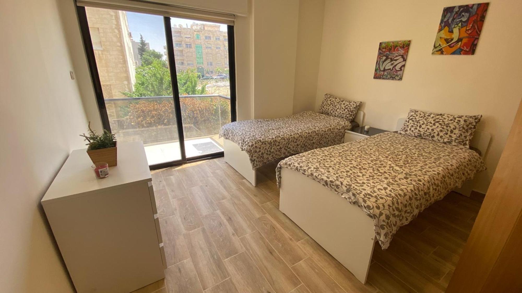 Dair Ghbar Apartment Amman Rum bild